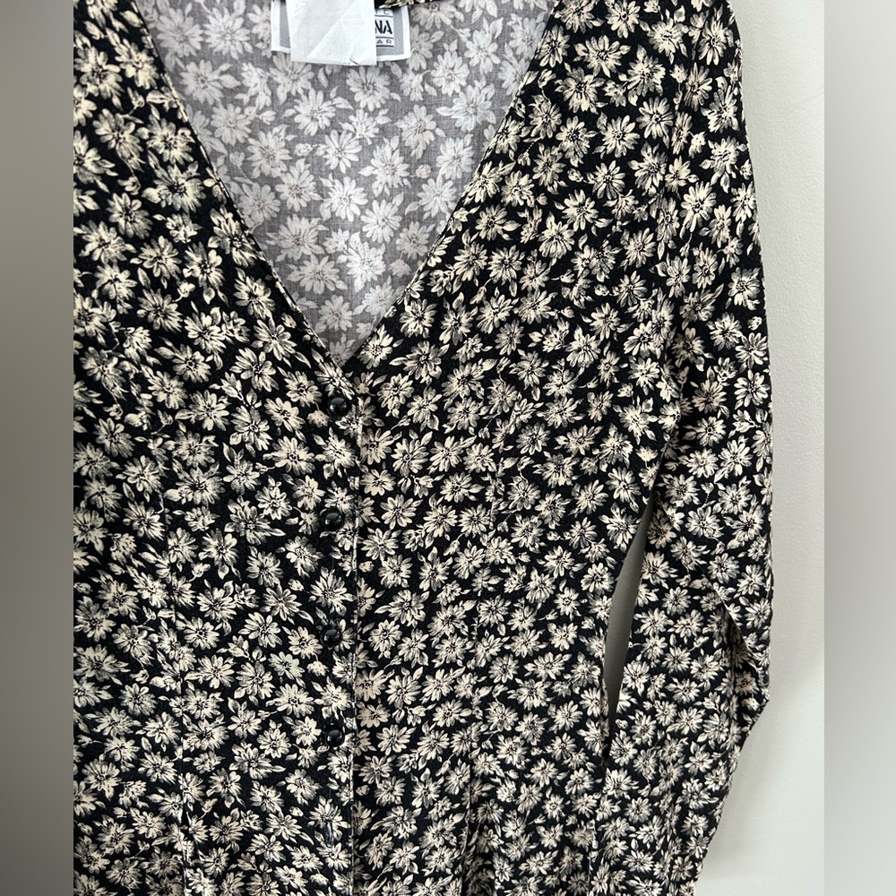 Vintage Floral Daisy Black Tan Tailored V-neck Button Front Long Sleeve Dress - Picture 5 of 7
